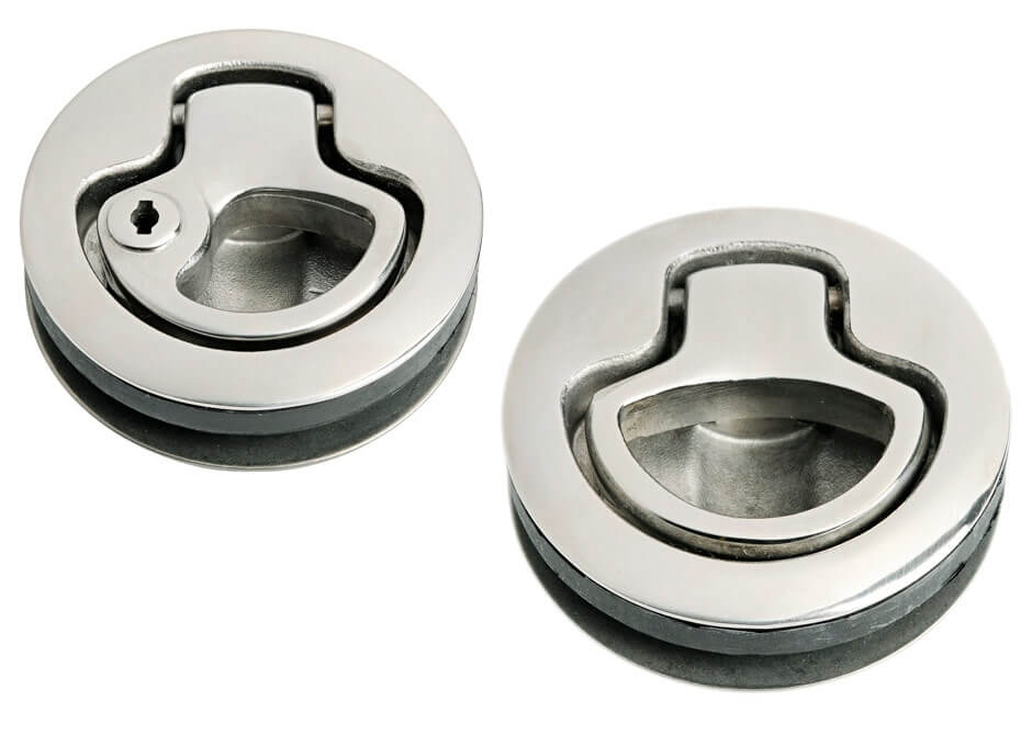 Műanyag fogantyúk cseréje az első fedélzet fedélzáróin T. H. Marine „ALC-1“ záras változatra