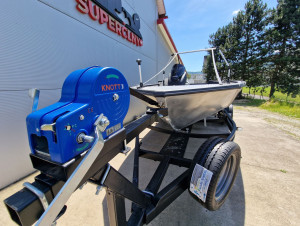 Fotogaléria Finval 510bsc + 60hp Honda + príves 1300kg - čierna perleť /C14set/