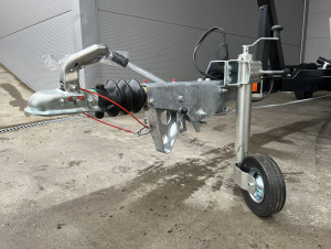 Fotogaléria Príves FB1 - 1300 kg Suski (pre 510bsc,sc,tl) lyžiny, tlmiče, LED