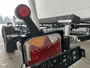 Fotogaléria Príves FB1 - 1300 kg Suski (pre 510bsc,sc,tl) lyžiny, tlmiče, LED