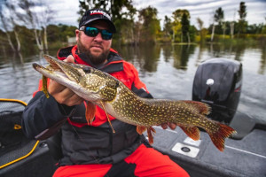 Fotogaléria TRACKER Pro Guide™ V-175 WT