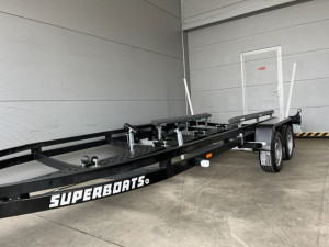 Fotogaléria FB2 - 1800 kg Suski (pre 555, 575) lyžiny, 2 nápravy, LED, plošina