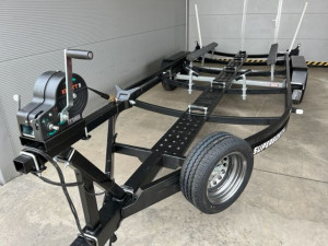 Fotogaléria Príves FB1 - 1500 kg Suski (pre 505, 515) lyžiny, LED, 2 nápravy