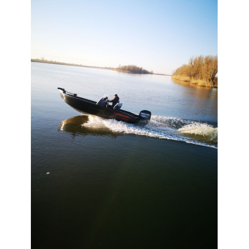 PowerBoat 475 SC loď pre rybára