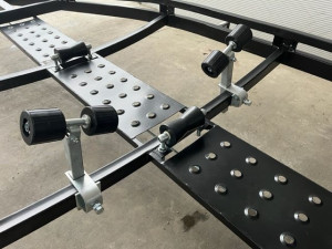 Fotogaléria Príves FB1 - black 1000 kg Suski (510)- na rolniach