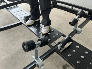 Fotogaléria Príves FB1 - black 1000 kg Suski (510)- na rolniach