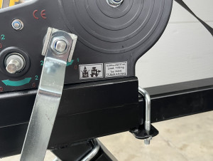 Fotogaléria Príves FB1 - black 1000 kg Suski (510)- na rolniach