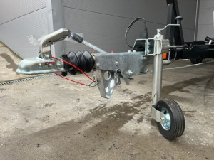 Fotogaléria Príves FB1 - black 1000 kg Suski (510)- na rolniach